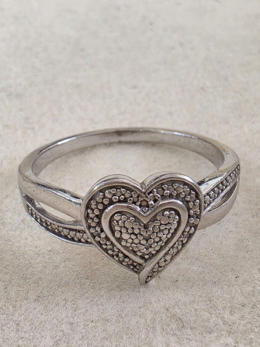 Sterling Silver Heart Ring - Ring Size 9 • 2.95g